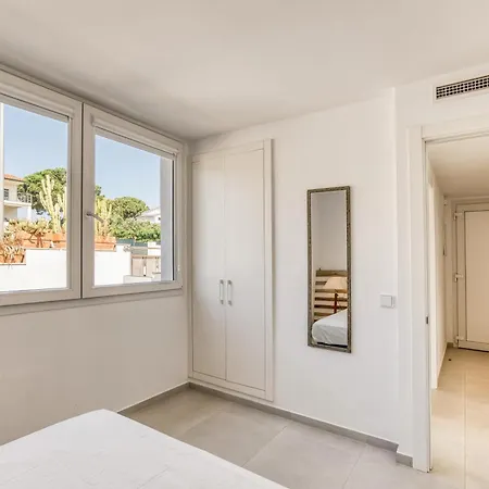 - 1r Piso Apartment L' Escala